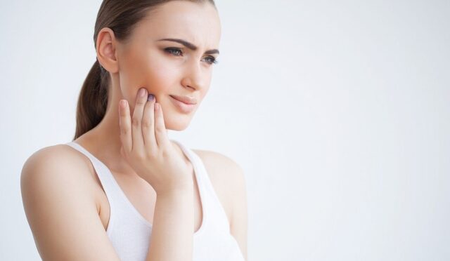 Çene Ağrısına Ne İyi Gelir? Nasıl Geçer?